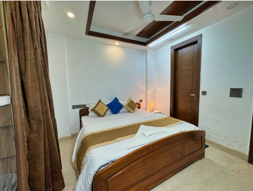 service apartments near Blue Line Metro West Delhi