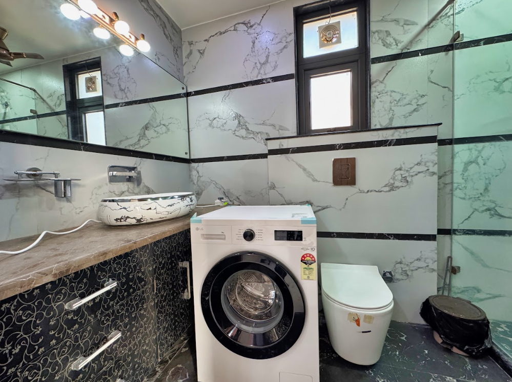 service apartments in Uttam Nagar West