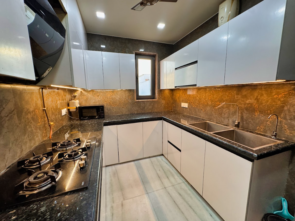 service apartments in Uttam Nagar West