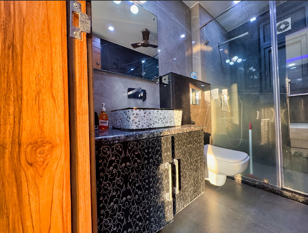 serviced apartments in West Delhi