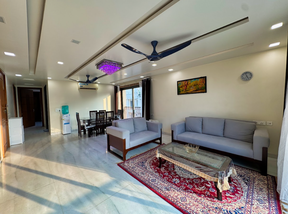service apartments in Uttam Nagar West