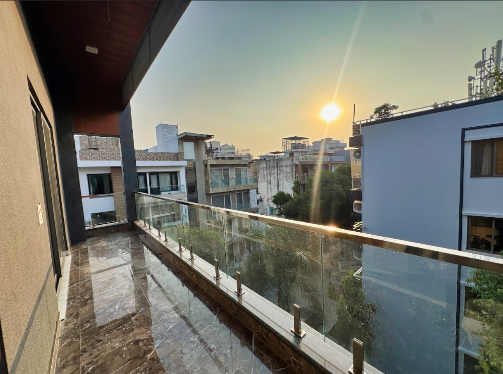 service apartments in Patel Nagar West