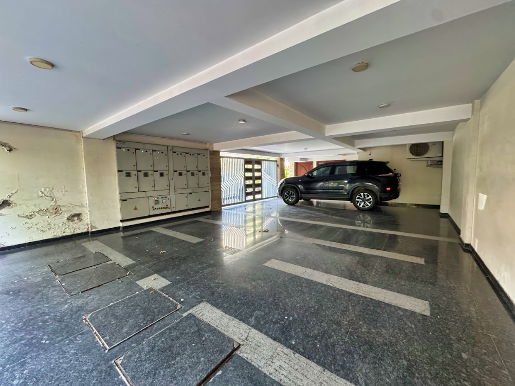 Service Apartments in West Delhi with Parking