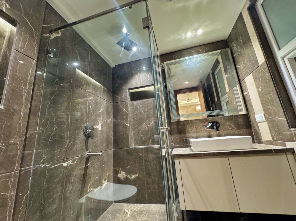 executive service apartments in West Delhi