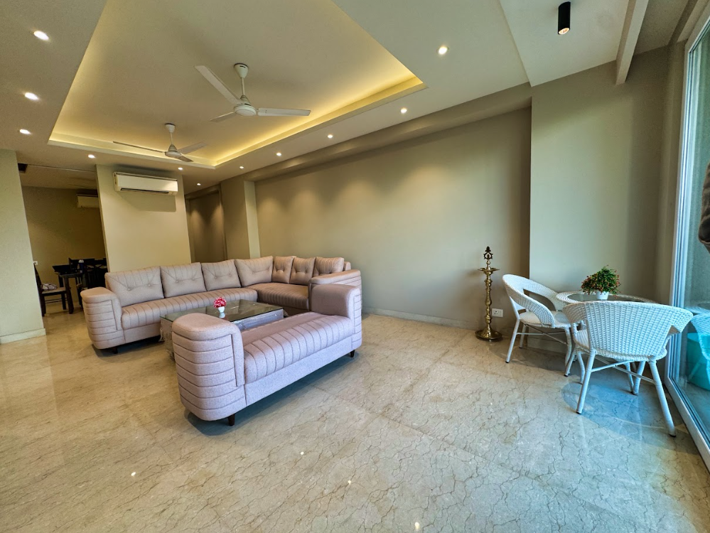 luxury service Apartment near Business hub