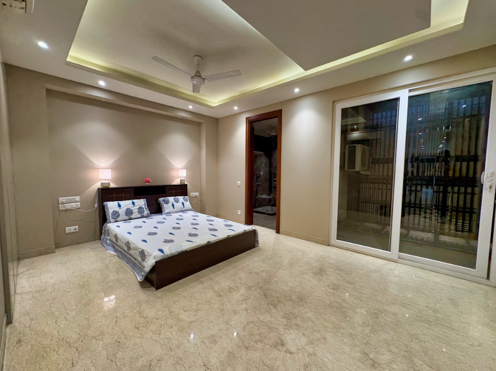 luxury service Apartment near Business hub